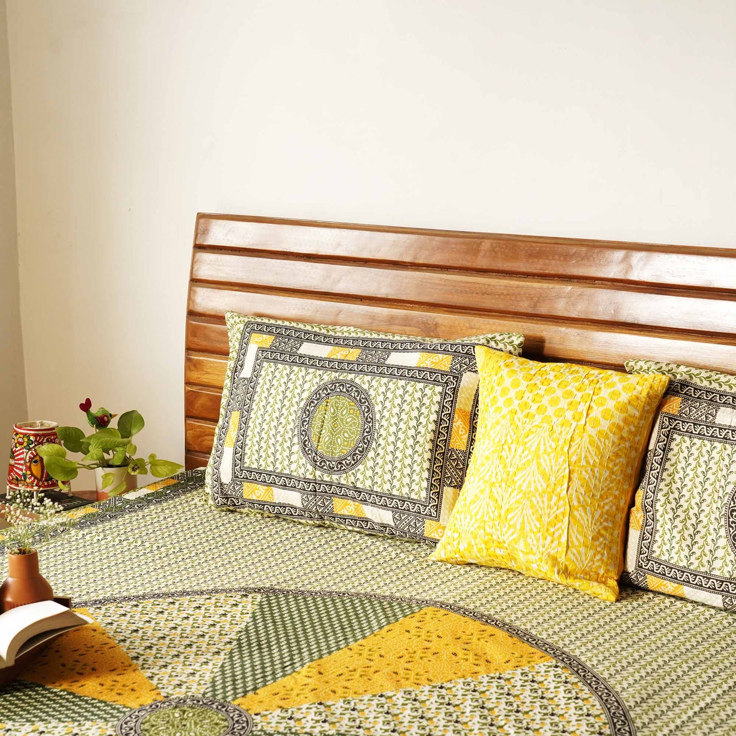 Rangrez – Yellow - Flat/Fitted Bedsheet (90x108 Inches)